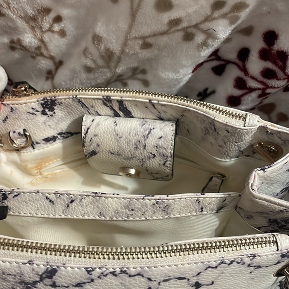 Purse - Picture 3 of 4